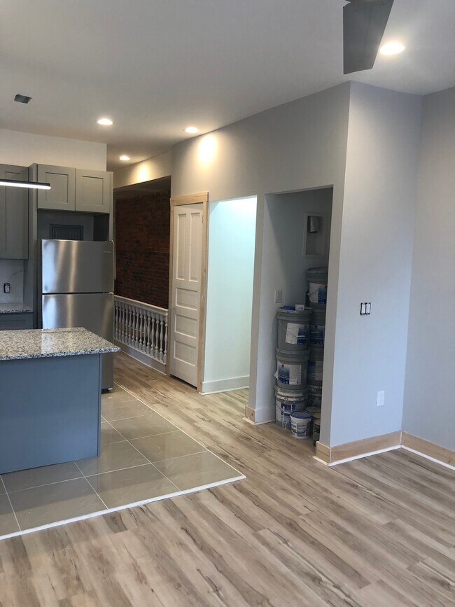 Building Photo - 1226 N Redfield St