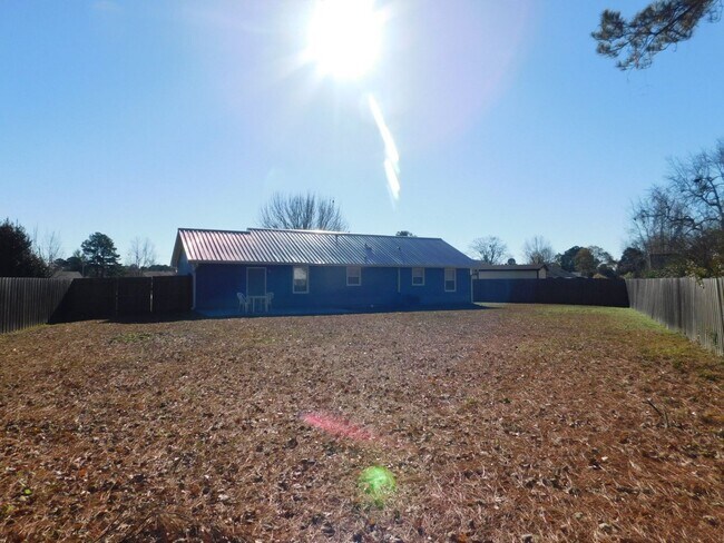 Building Photo - Charming Home in Havelock