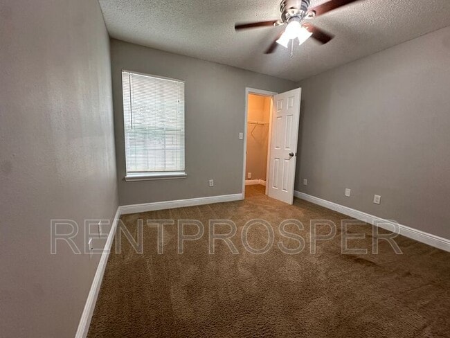 Building Photo - 5600 Devonbriar Way