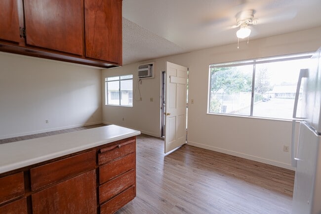 Building Photo - 1220 Fairview Dr