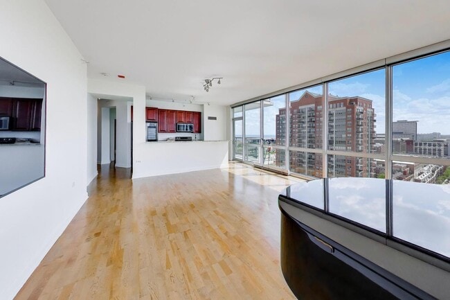 Building Photo - 1629 S Prairie Ave