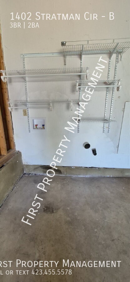 Building Photo - 1402 Stratman Cir