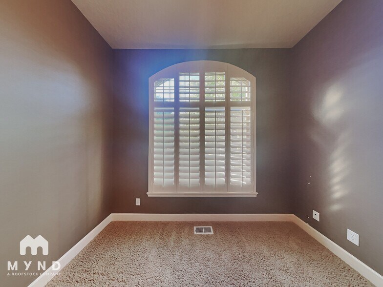 Building Photo - 16765 Northwest Vetter Drive