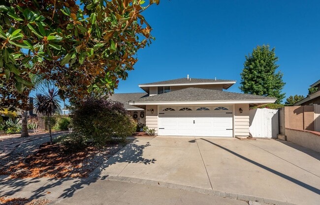 Building Photo - 363 Larcom St