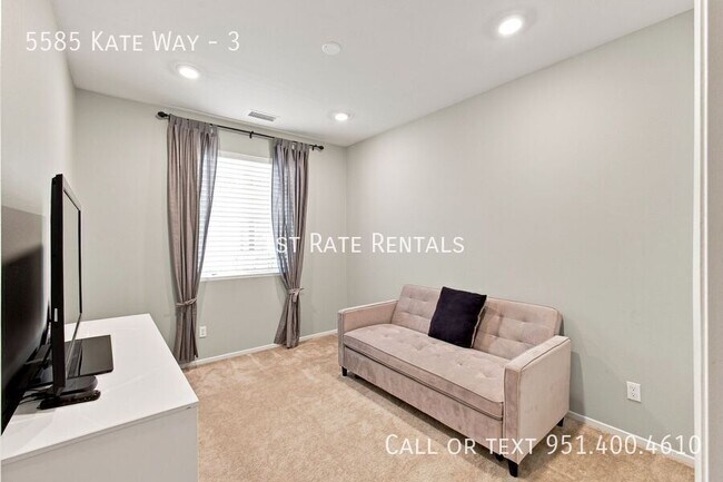Building Photo - 5585 Kate Way