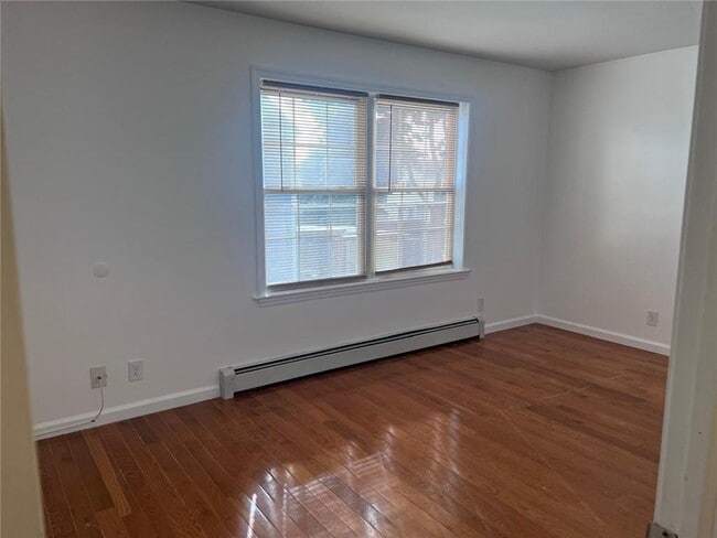 Building Photo - 144 Pavilion Ave