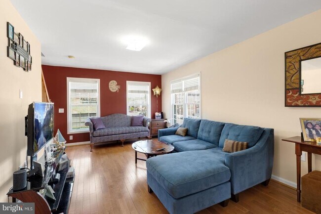 Building Photo - 2683 Edgemont St