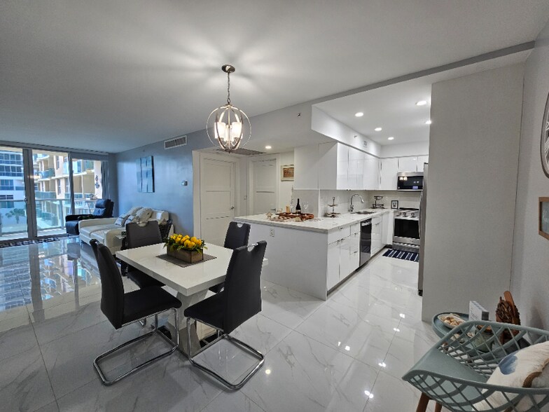 Building Photo - 2501 S Ocean Dr