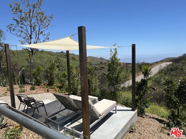 Building Photo - 2535 Hawks Nest Trail