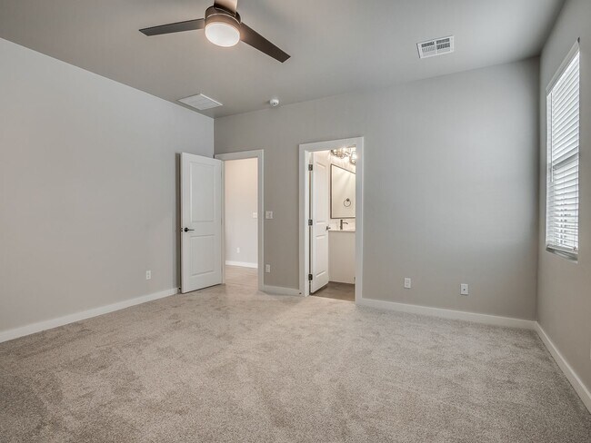 Building Photo - Beautiful New Construction Home in Edmond/...