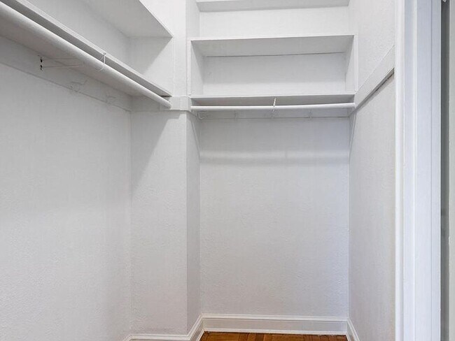 Building Photo - Studio Apartment at the Swarthmore- Availa...