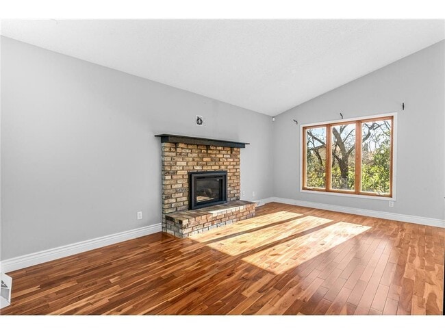 Building Photo - 16405 13th Ave N