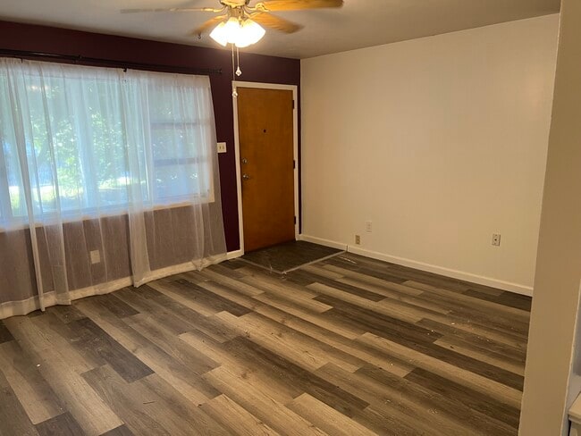 Building Photo - 1159 Halloran St