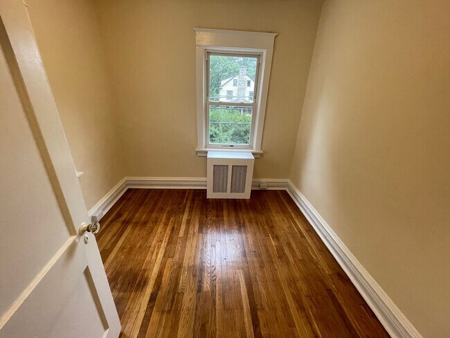 Building Photo - 143 N Highland Ave