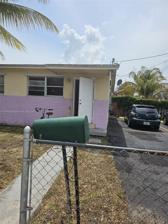 Primary Photo - 700 NW 4th St