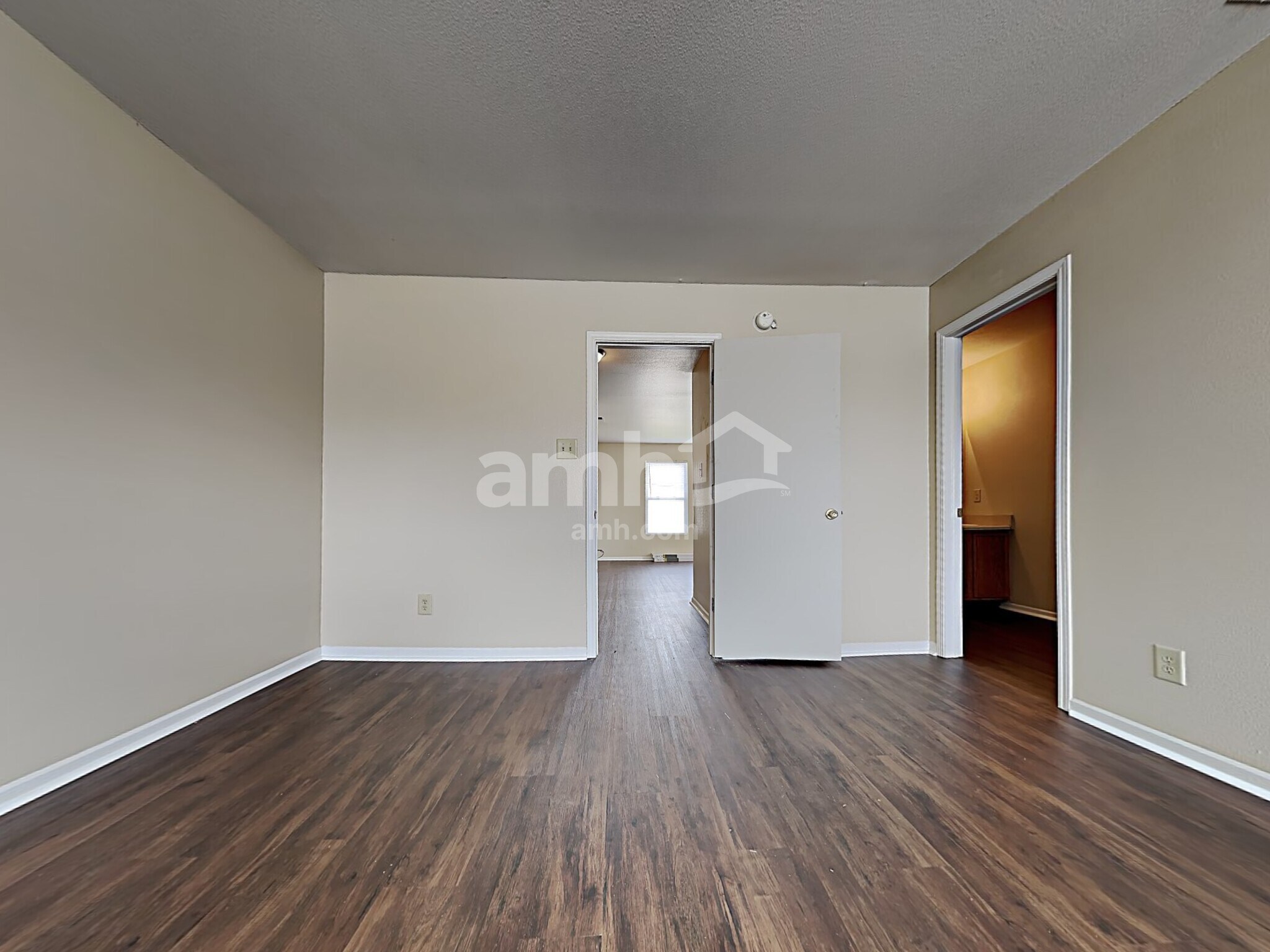 Building Photo - 3347 Hemlock St