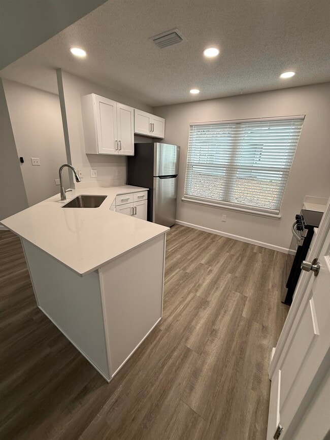 Building Photo - 4008 Bothwell Terrace