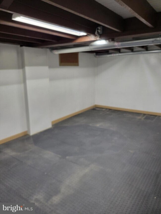 Building Photo - 994 Gravel Pike