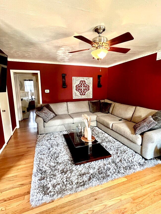 Building Photo - 6537 E Mockingbird Ln