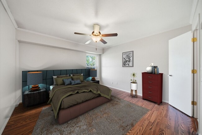 Building Photo - Move-in ready 2-bed, 2-bath condo in the desirable Shadow Mountain community!