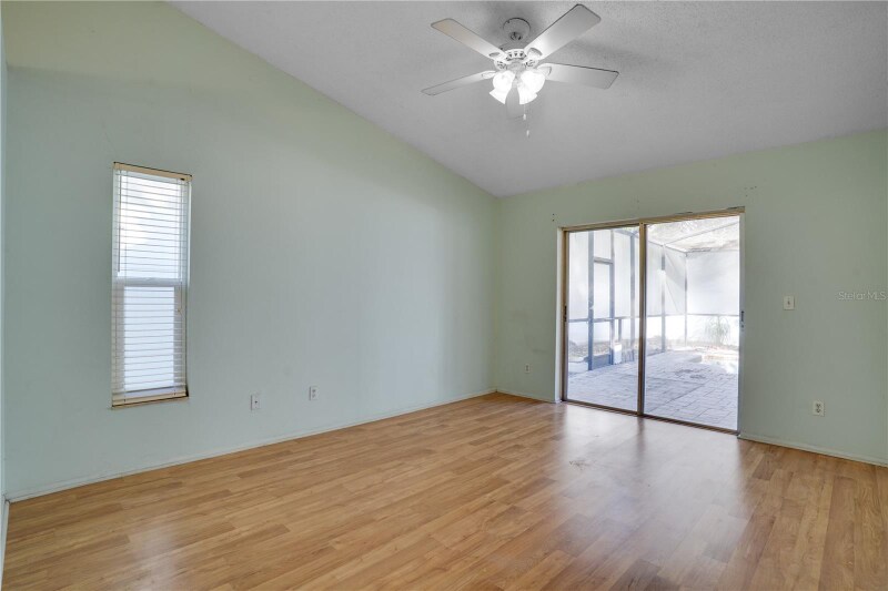 Building Photo - 1410 Club Dr