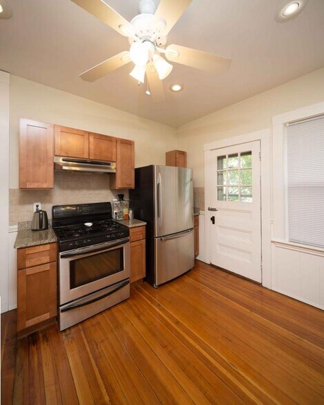 Building Photo - 102 Franklin St