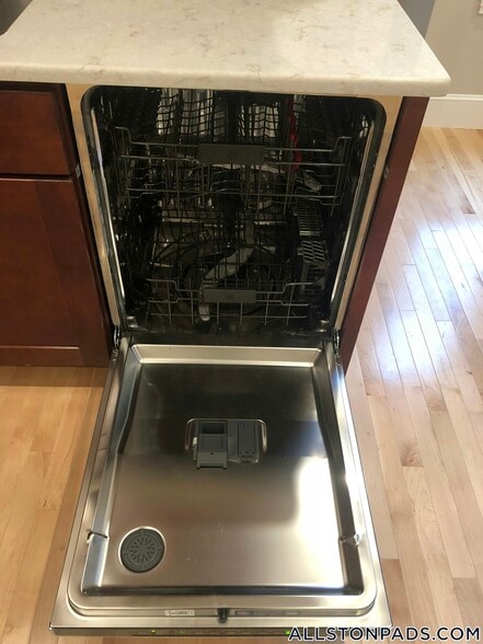 Building Photo - 45 Pratt St