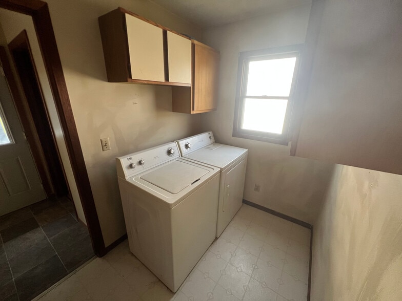 Building Photo - 3322 Glendale Ave