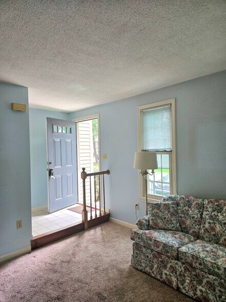 Building Photo - 506 Wellman Ave