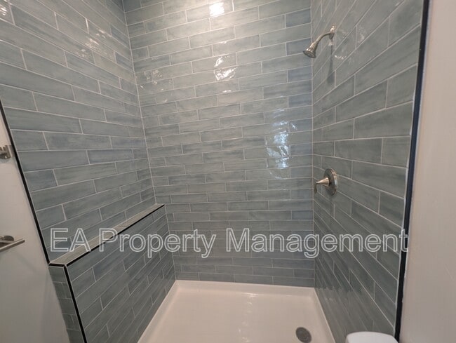 Building Photo - 816 1/2 13th St NW