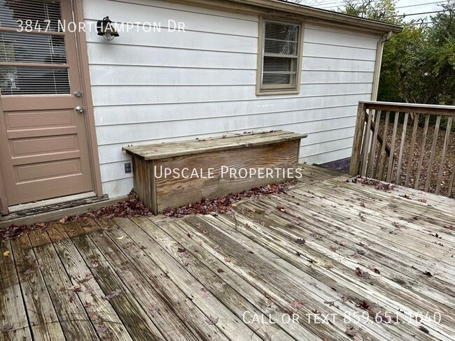 Building Photo - 3847 Northampton Dr