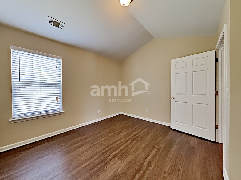 Building Photo - 235 Hudson Rdg