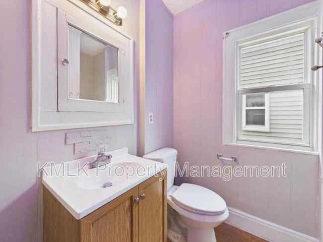 Building Photo - 543 Gage St