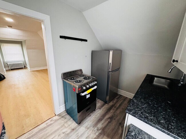 Building Photo - Studio Apartment on Linden Lane – Walk to Downtown Princeton