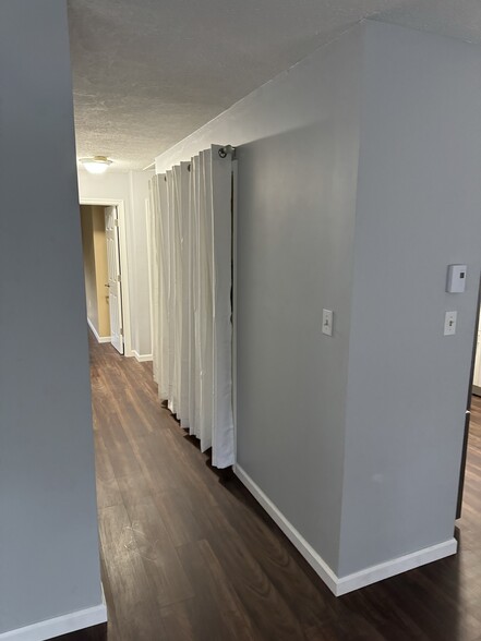 Building Photo - 600 Country Place Dr