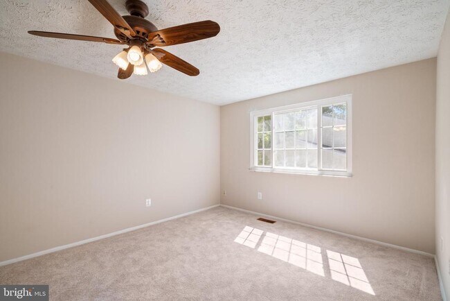 Building Photo - 1103 Burwick Dr
