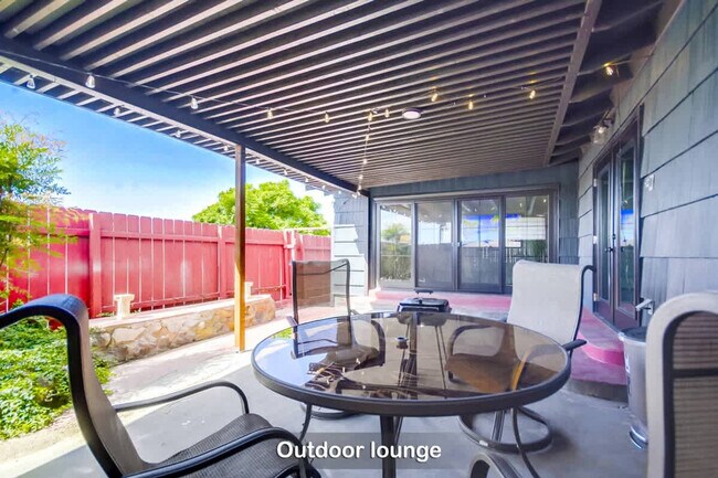 Building Photo - 5551 Churchward St