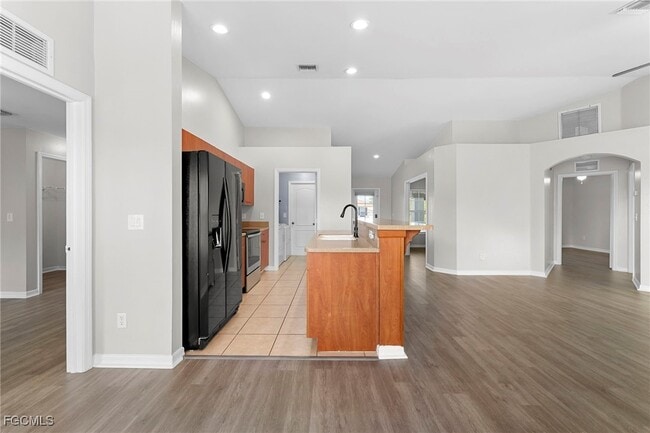 Building Photo - 2805 66th St W