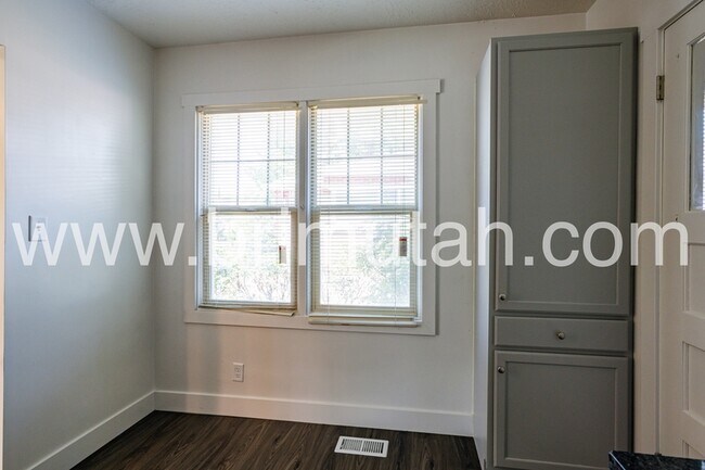 Building Photo - 1189-1191 S 1100 E
