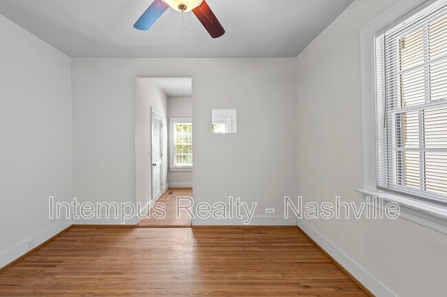 Building Photo - 2529 Ashwood Ave