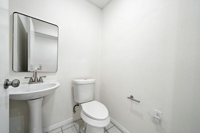 Building Photo - 1506 Shady Glen Dr