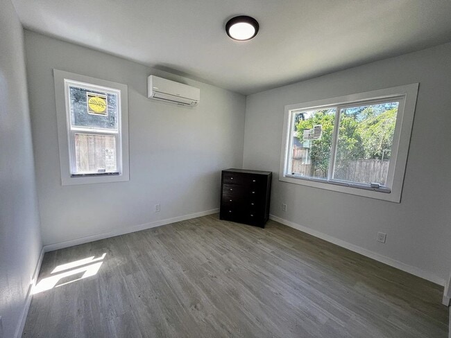 Building Photo - New construction Kennydale 2-bedroom home