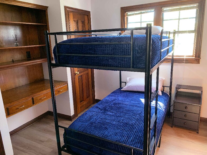 Building Photo - 37 Pamela Ln