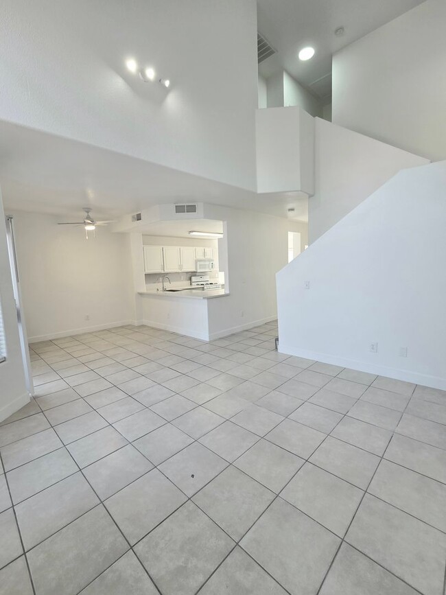 Building Photo - Gated Westpark Townhome | 3 Bed | 3 Bath | 2-Car Garage