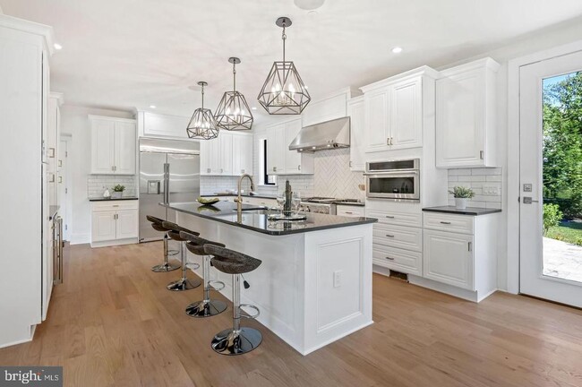 Building Photo - 5805 Massachusetts Ave