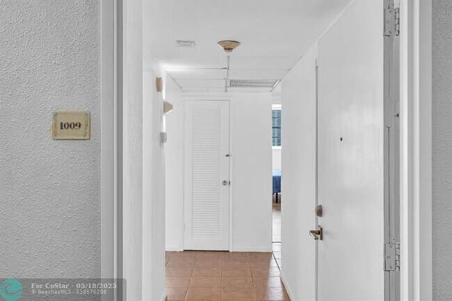 Building Photo - 19390 Collins Ave