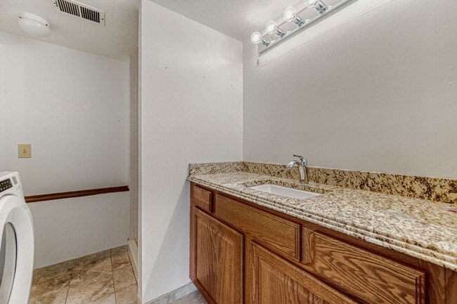 Building Photo - Incredible Shanahan Ridge Home with Flatiron Views