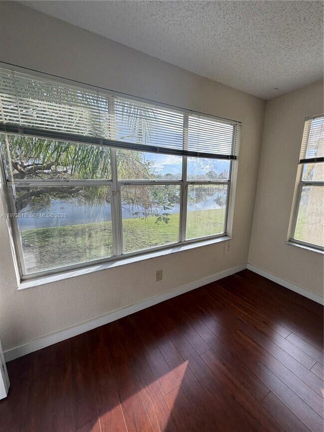 Building Photo - 12430 Vista Isles Dr