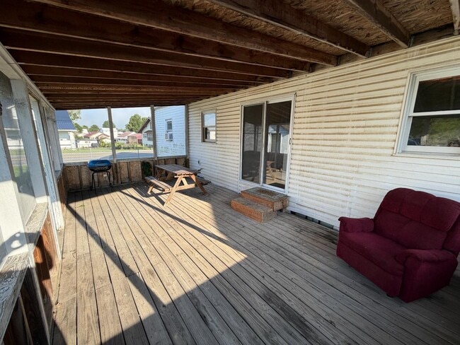 Building Photo - 970 Burdette Addition Rd