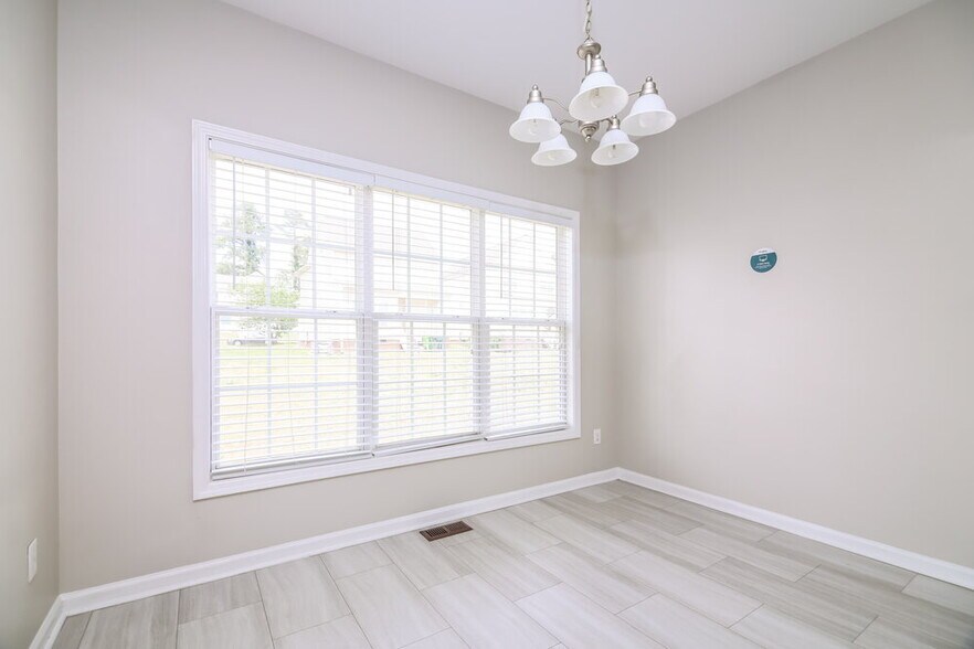 Building Photo - 3816 Pin Oak Rd